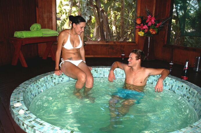 Imagen de la piscina del Hotel Shearwater Scenic Villas. Foto 20