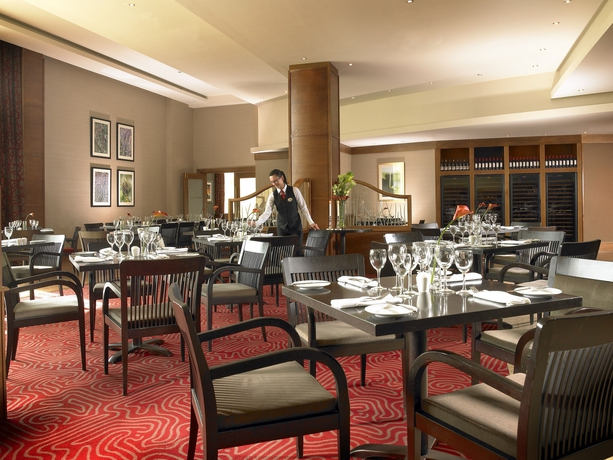 Imagen del bar/restaurante del Hotel Shearwater and Spa. Foto 4