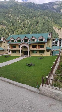 Imagen de los exteriores del Hotel Sheen Sonmarg. Foto 7