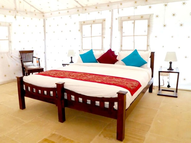 Imagen de la habitación del Hotel Sheesh Mahal Desert Camp. Foto 15