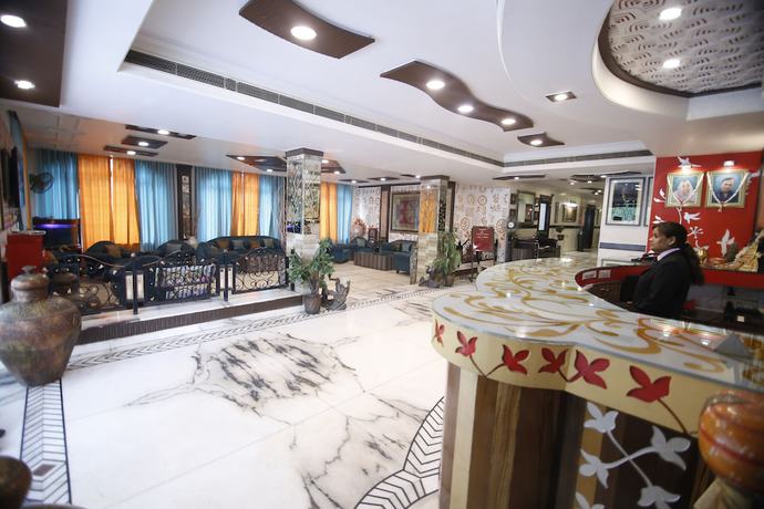 Imagen de los interiores del Hotel Sheetal Regency. Foto 19