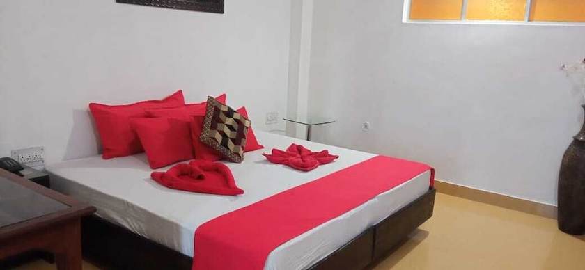 Imagen de la habitación del Hotel Sheetal Tower. Foto 15