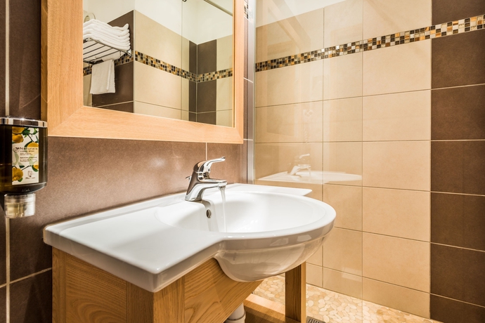 Imagen de la habitación del Hotel Shegara. Foto 3