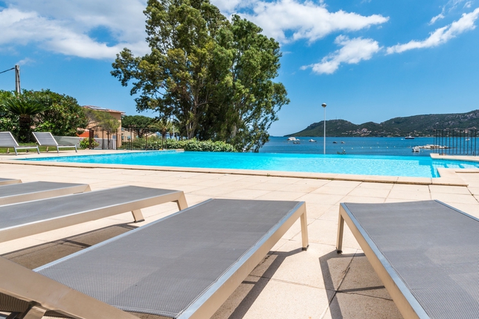 Imagen de la piscina del Hotel Shegara. Foto 18
