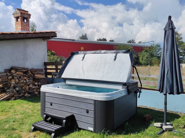 Imagen de la piscina del Hotel Shekerdejiiski Geust Houise. Foto 12