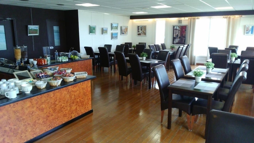 Imagen de los interiores del Hotel Shelder. Foto 17