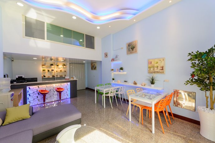 Imagen de los interiores del Hotel Shell. Foto 18