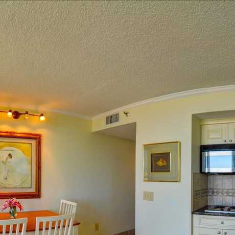 Imagen de la habitación del Hotel Shell Island Resort - All Oceanfront Suites. Foto 2