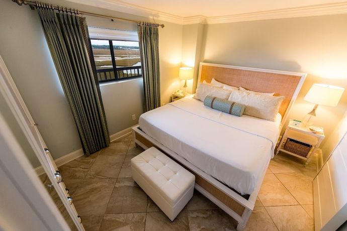 Imagen de la habitación del Hotel Shell Island Resort - All Oceanfront Suites. Foto 4