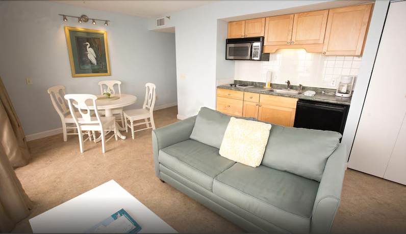 Imagen de la habitación del Hotel Shell Island Resort - All Oceanfront Suites. Foto 9