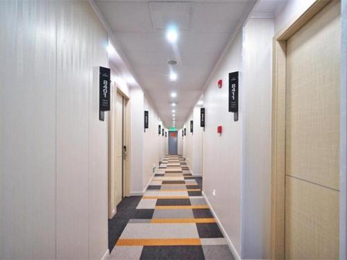 Imagen general del Hotel Shell Shanghai Baoshan District Songbin Road Subway Station. Foto 8