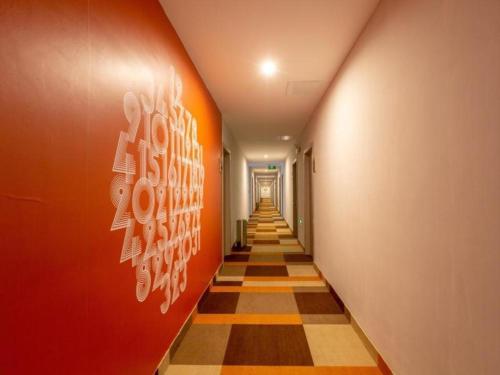 Imagen general del Hotel Shell Suzhou Zhangjiagang Jingang Town Central Plaza. Foto 19