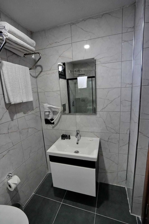 Imagen de la habitación del Hotel Shelton Airport Otel. Foto 2