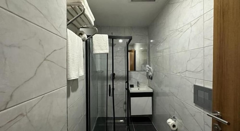 Imagen de la habitación del Hotel Shelton Airport Otel. Foto 7