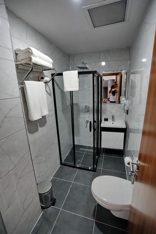 Imagen de la habitación del Hotel Shelton Airport Otel. Foto 12