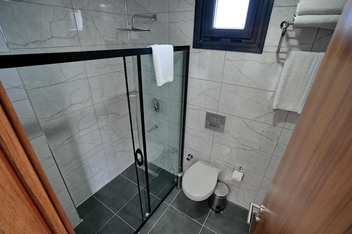 Imagen de la habitación del Hotel Shelton Airport Otel. Foto 15