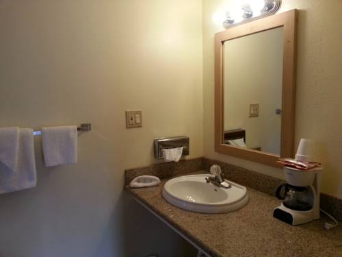 Imagen de la habitación del Hotel Shelton Inn. Foto 5