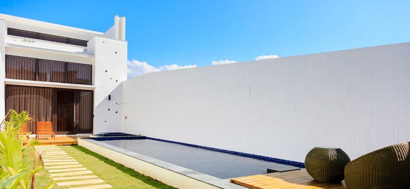 Imagen de la piscina del Hotel Sheng Tu Villa. Foto 16