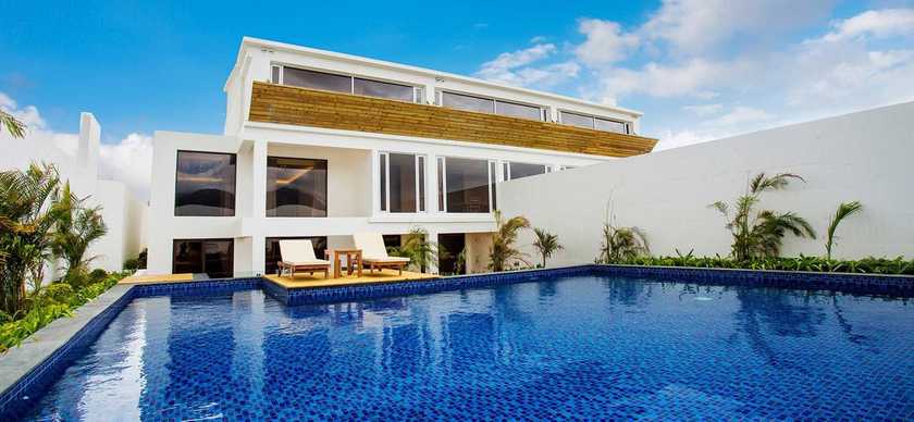 Imagen de la piscina del Hotel Sheng Tu Villa. Foto 19