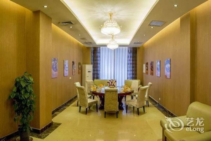 Imagen del bar/restaurante del Hotel Shenghua Hotel - Chengde. Foto 2