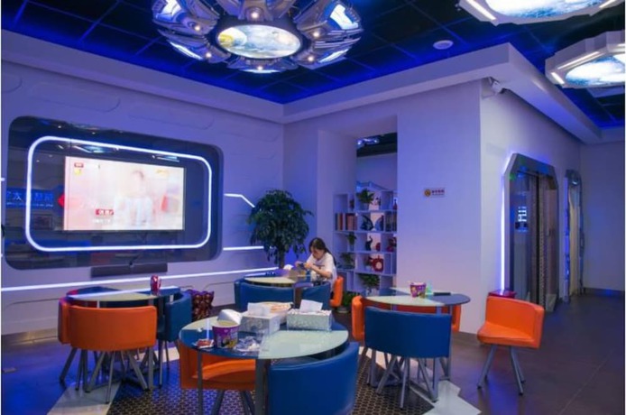 Imagen de los interiores del Hotel Shenzhen Dreamers Capsule. Foto 6