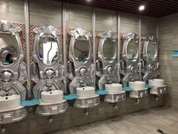Imagen de los interiores del Hotel Shenzhen Dreamers Capsule. Foto 12