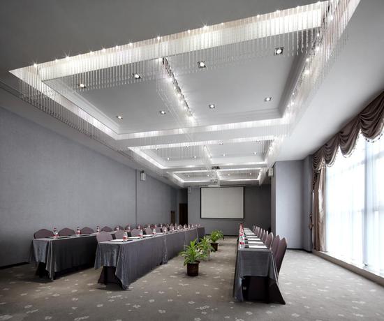 Imagen de los interiores del Hotel Shenzhen Hongdu. Foto 10