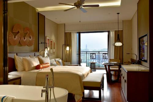 Imagen de la habitación del Hotel Shenzhen Lavenna Resort. Foto 4