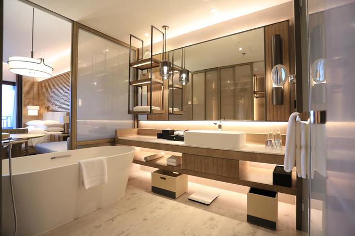 Imagen de los interiores del Hotel Shenzhen Marriott Golden Bay. Foto 11