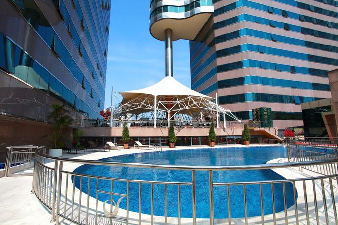 Imagen de la piscina del Hotel Shenzhen Yijia International. Foto 12