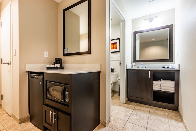 Imagen de la habitación del Hotel Shephard\'s Beach Resort. Foto 9