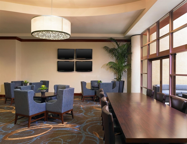 Imagen del bar/restaurante del Hotel Sheraton Agoura Hills. Foto 5