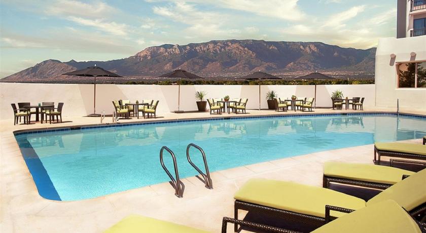 Imagen de la piscina del Hotel Sheraton Albuquerque Airport. Foto 10
