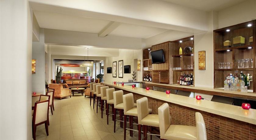 Imagen del bar/restaurante del Hotel Sheraton Albuquerque Airport. Foto 5