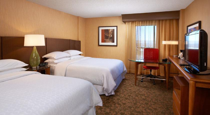 Imagen de la habitación del Hotel Sheraton Albuquerque Airport. Foto 9