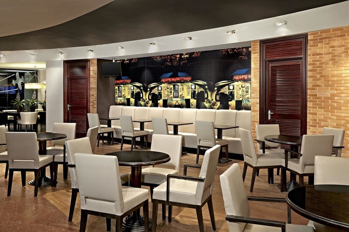 Imagen del bar/restaurante del Hotel Sheraton Amsterdam Airport and Conference Center. Foto 3