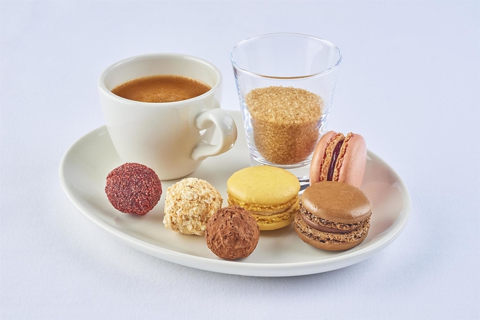 Imagen del bar/restaurante del Hotel Sheraton Amsterdam Airport and Conference Center. Foto 5