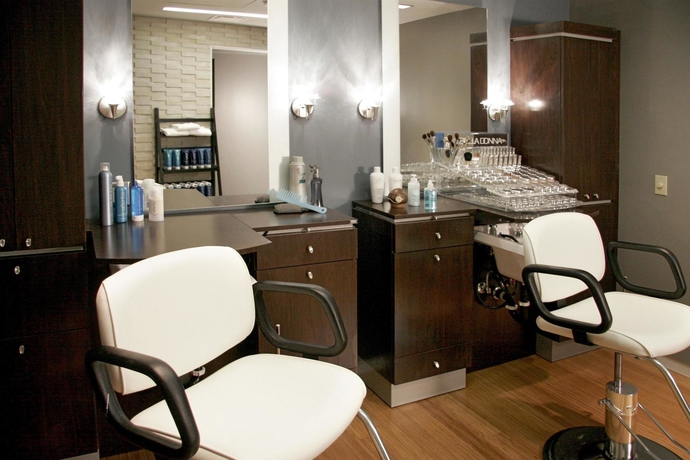 Imagen de la piscina del Hotel Sheraton Anchorage. Foto 12