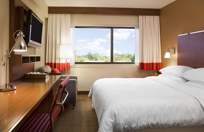 Imagen de la habitación del Hotel Sheraton Augusta. Foto 7