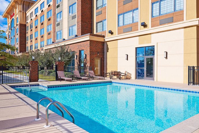 Imagen de la piscina del Hotel Sheraton Augusta. Foto 17