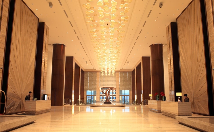 Imagen de los interiores del Hotel Sheraton Bailuhu Resort, Huizhou. Foto 19