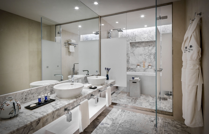 Imagen de la habitación del Hotel Sheraton Baku Intourist. Foto 11