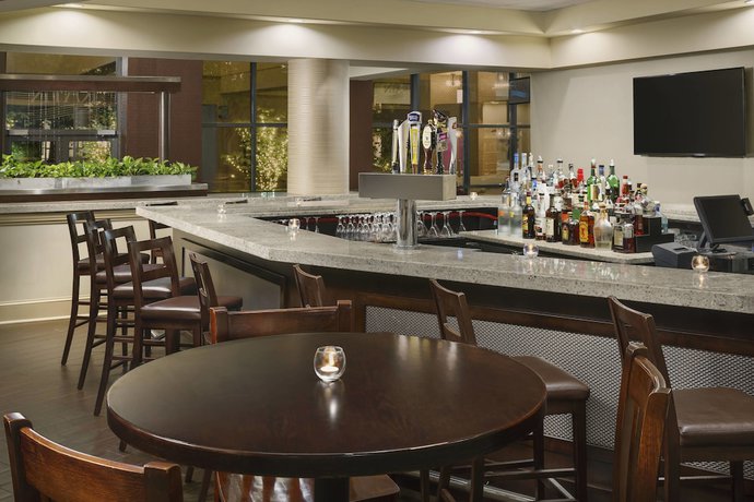 Imagen del bar/restaurante del Hotel Sheraton Baltimore North. Foto 4