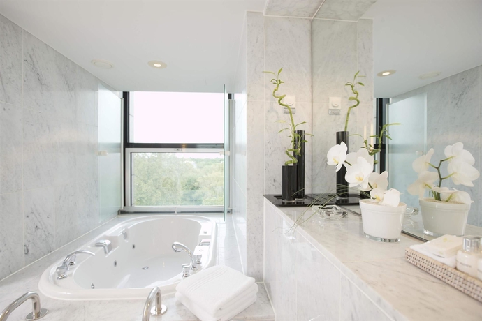 Imagen de la habitación del Hotel Sheraton Berlin Grand Hotel Esplanade. Foto 9