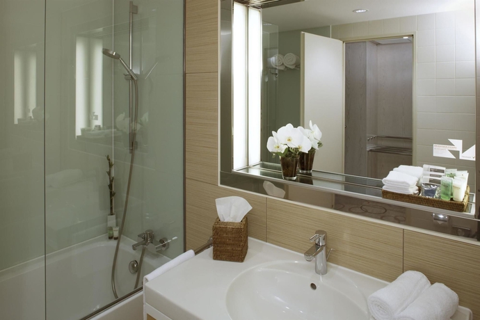 Imagen de la habitación del Hotel Sheraton Berlin Grand Hotel Esplanade. Foto 14