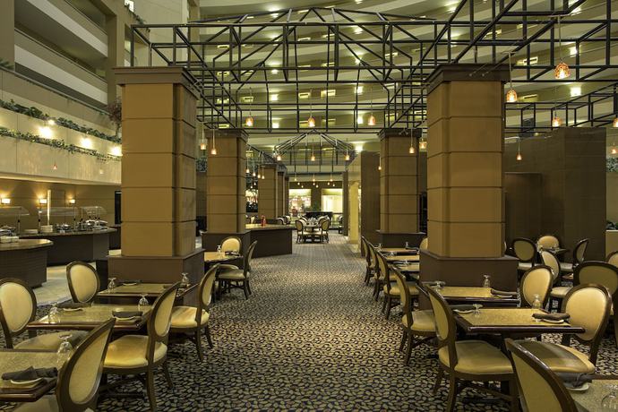 Imagen del bar/restaurante del Hotel Sheraton Birmingham. Foto 3