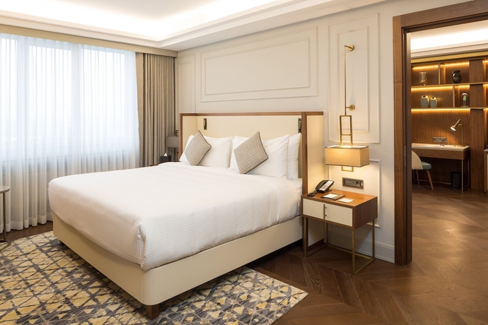 Imagen de la habitación del Hotel Sheraton Bishkek. Foto 13