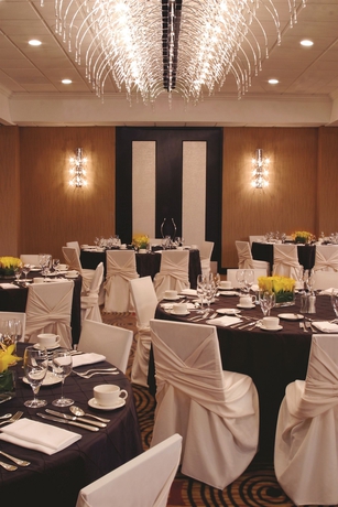 Imagen de los interiores del Hotel Sheraton Bloomington. Foto 14