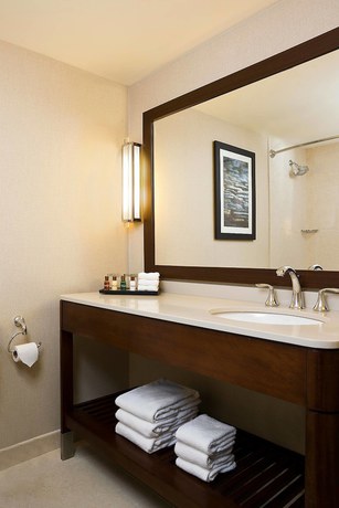 Imagen de la habitación del Hotel Sheraton Boston Needham. Foto 10