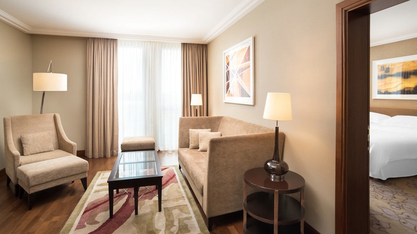 Imagen de la habitación del Hotel Sheraton Bratislava. Foto 9